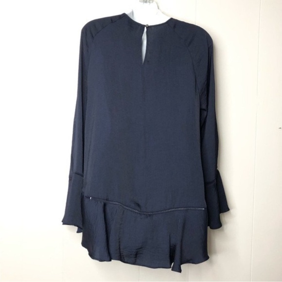 MOSSIMO Dark Blue Bell Sleeve Flowy High Low Top Size Medium - Picture 6 of 10